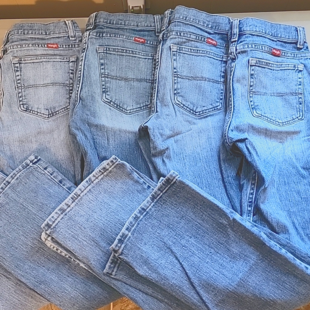 Bundle of boys Wrangler jeans size 16